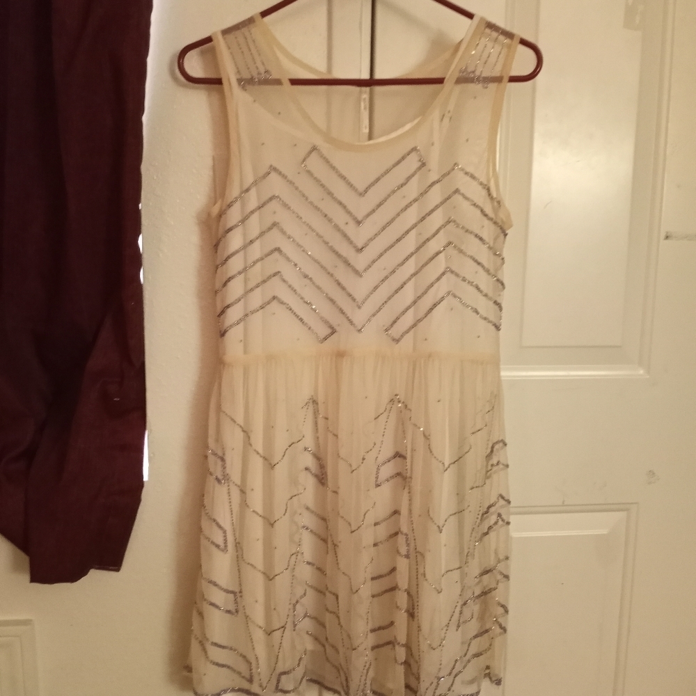 Unknown Dress - Picture 4 of 4